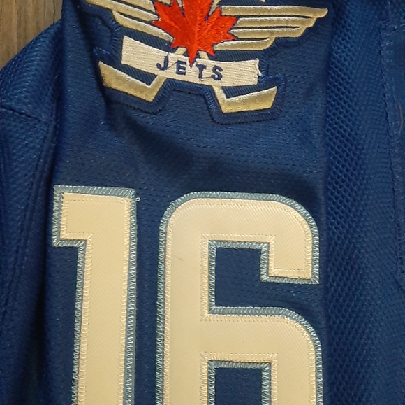 Winnipeg Jets Andrew Ladd Size 48/Large Sweater - Picture 3 of 5